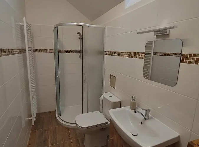 Appartement Pekloveske V Ceskem Raji Železnice
